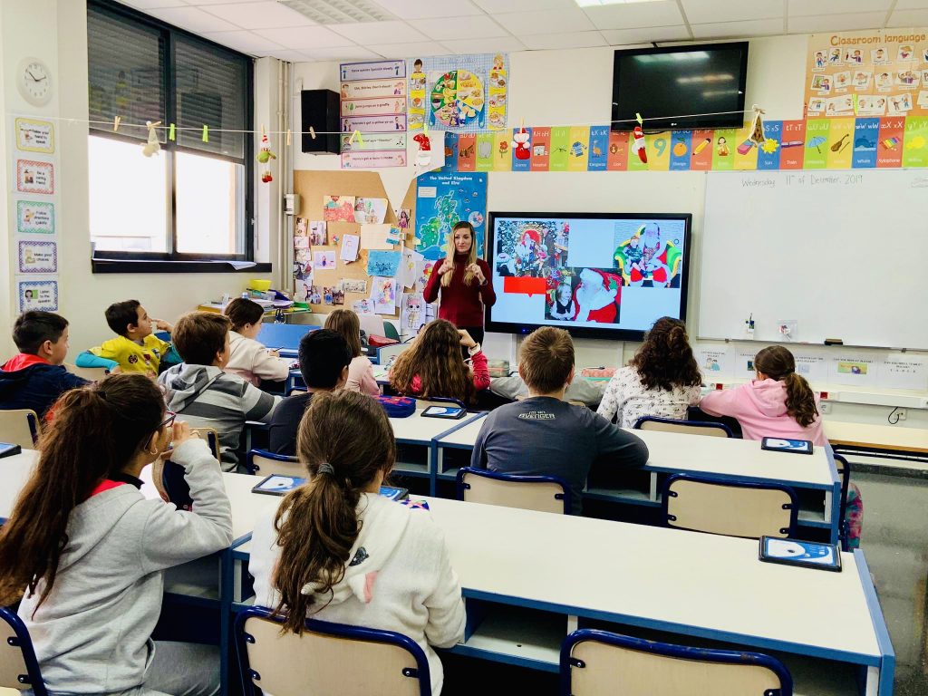 teaching abroad English Spanish students